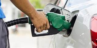 Petrobras anuncia alta de 0,60% no diesel e queda de 0,10% no preço da gasolina