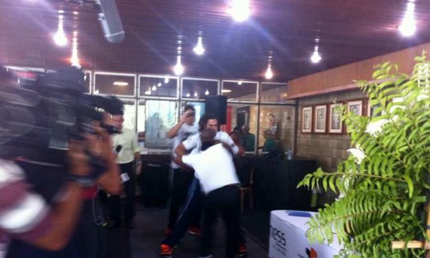 “Peguei a mulher dele”, afirma Todo Duro sobre Holyfield e o pau comeu durante entrevista