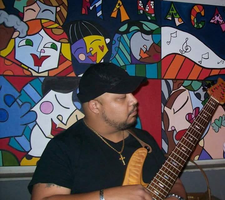 Baixista do AfroReggae morre após ser eletrocutado; pouco depois o incidente músico teve carteira roubada.
