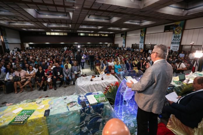 Angelo Coronel recebe apoio de líderes evangélicos