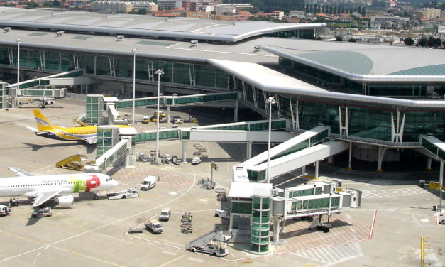 Oito aeroportos do país estão sem combustível na manhã desta segunda-feira