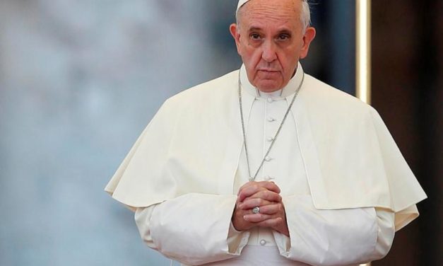 Em carta, Papa Francisco se pronuncia sobre escândalos sexuais envolvendo padres