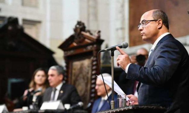 Witzel assina a posse do secretário Marcus Vinícius Braga