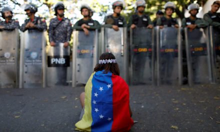 Protestos na Venezuela em meio ao impasse entre Maduro e Guaidó