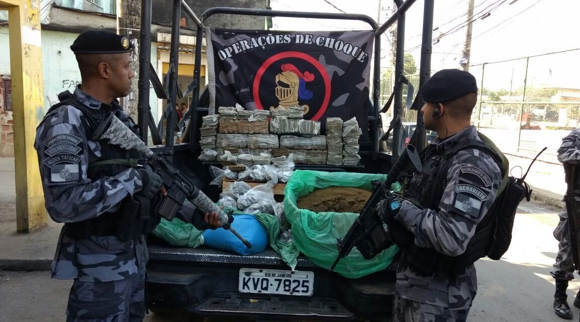 Ex-PMs de UPP participaram de ação que deixou mortos no Fallet há 1 mês, segundo relatos à OAB-RJ