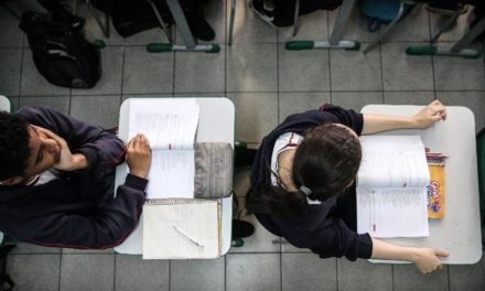 Cerca de 40% dos professores do ensino médio do Brasil não tem formação no que ensinam