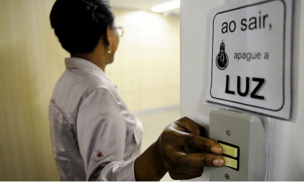 Conta de luz subirá 9,4% em 2018