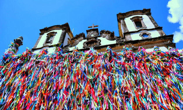Fiéis lotam Bonfim em último dia de comemorações